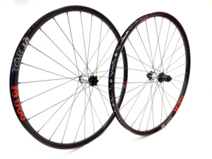 DT SWISS Zapletená kola M 1700 SPLINE TWO 29 red