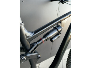 Pells Tarpan AM nestandardní černý vzorek vel. M