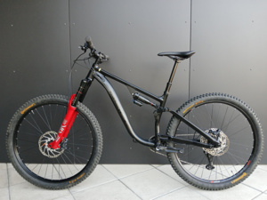 Pells Tarpan AM nestandardní černý vzorek vel. M