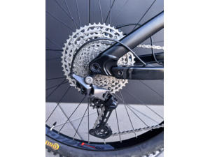 Pells Tarpan AM nestandardní černý vzorek vel. M