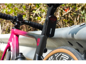 Zadní blikačka iGPSport SR30 Radar