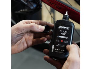 Voskový olej DYNAMIC Slick Wax 250ml