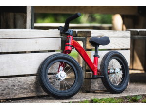 MOUSTACHE Mercredi 12 Green Glossy