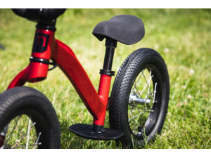 MOUSTACHE Mercredi 12 Titanium