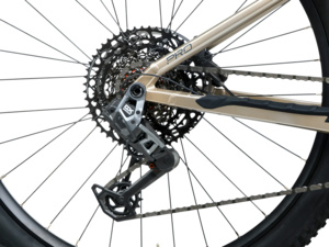 CRUSSIS e-Hard 11.11-Pro 600 Wh