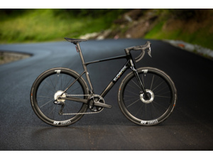 SUPERIOR XR 9.7 GF Gloss Rainbow Black/Carbon