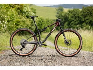 SUPERIOR XF 9.9 Team Red Carbon/Matte Carbon