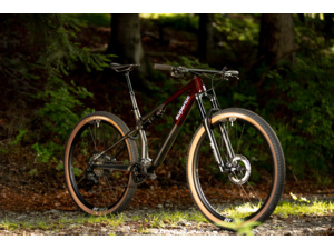 SUPERIOR XF 9.6 Team Red Carbon/Matte Carbon