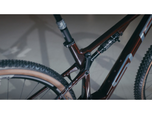 SUPERIOR Team XF 29 Factory Racing Gloss Carbon Red